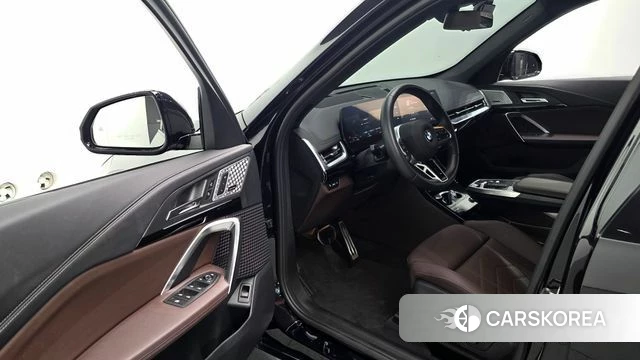 BMW X1 (U11) 2024 Черный из Кореи, фото 2