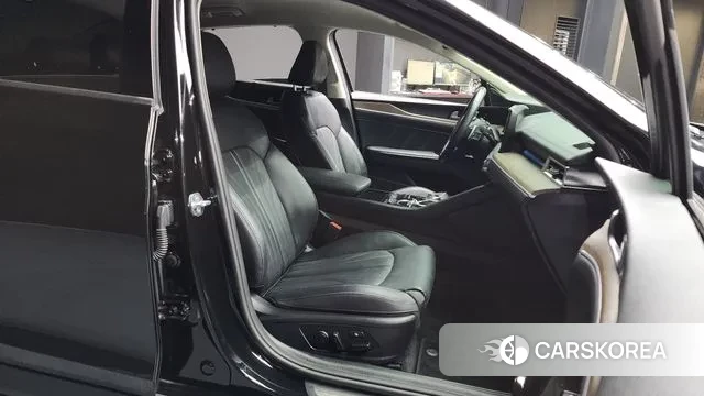 Kia K5 3rd generation 2023 Черный из Кореи, фото 2