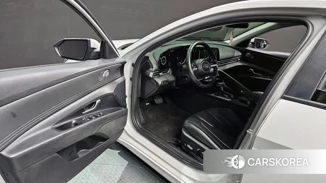 Hyundai Avante (CN7) 2021 Серебристо-серый из Кореи, фото 2