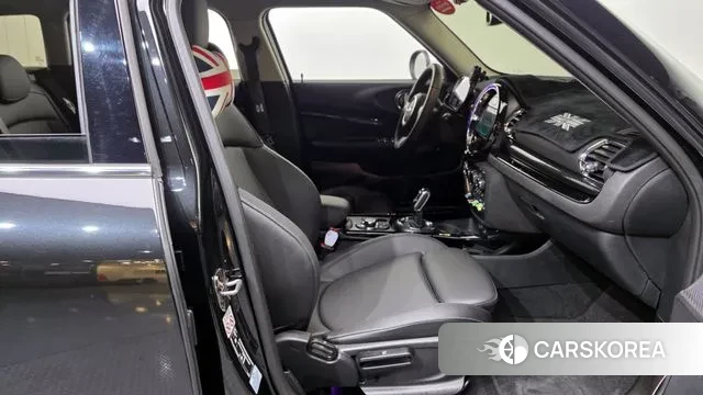 Mini Cooper Clubman 2023 Черный из Кореи, фото 2