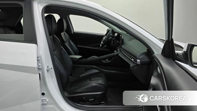 Hyundai Avante Hybrid (CN7) 2022 Белый из Кореи, фото 2