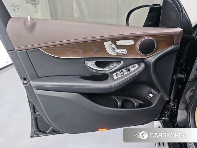 Mercedes-Benz GLC 2022 Черный из Китая, фото 2