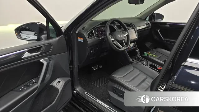 Volkswagen Tiguan second Generation 2022 Черный из Кореи, фото 2