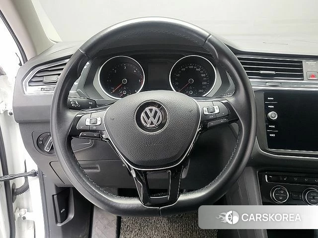 Volkswagen Tiguan second Generation 2019 Белый из Кореи, фото 2