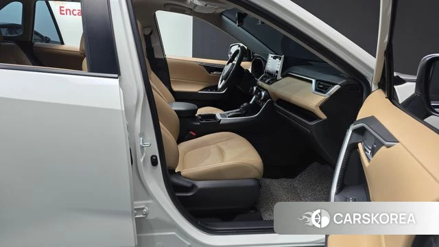 Toyota RAV4 5th Generation 2021 Белый из Кореи, фото 2