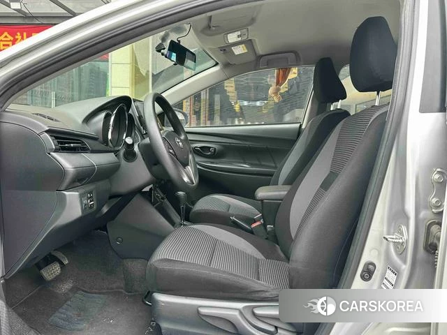 Toyota Vios 2021 Серебристо-серый из Китая, фото 2