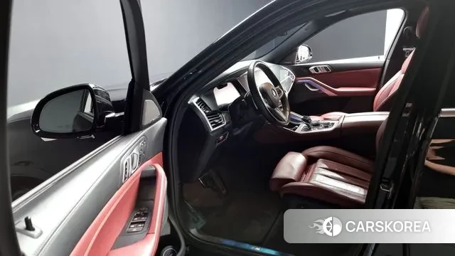 BMW X6 (G06) 2021 Черный из Кореи, фото 2