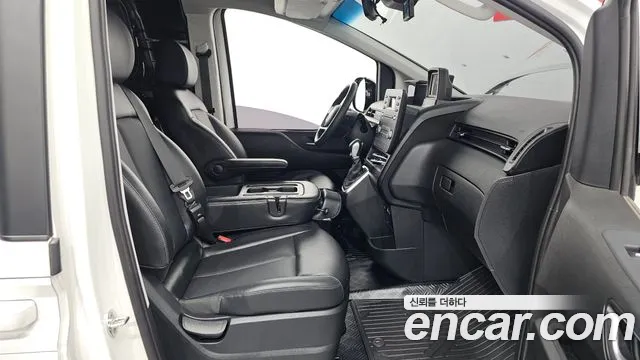 Hyundai Staria 2022 Белый из Кореи, фото 2