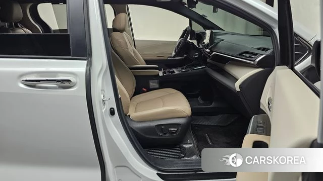 Toyota Sienna 4th Generation 2023 Белый из Кореи, фото 2