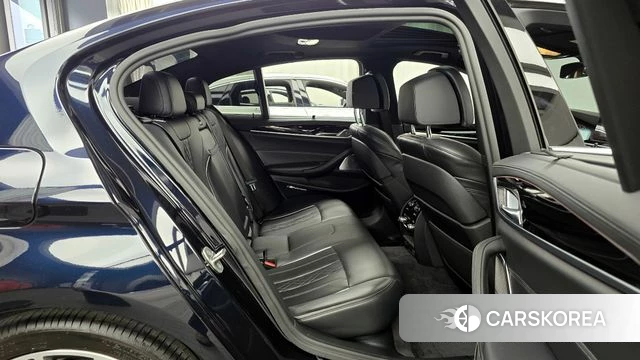 BMW 5 Series (G30) 2020 Черный из Кореи, фото 2