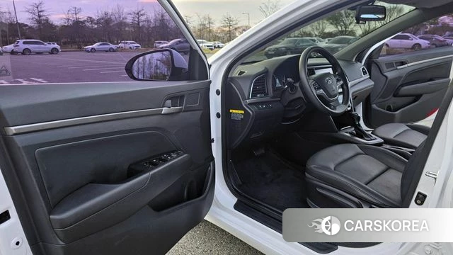 Hyundai Avante AD 2018 Белый из Кореи, фото 2