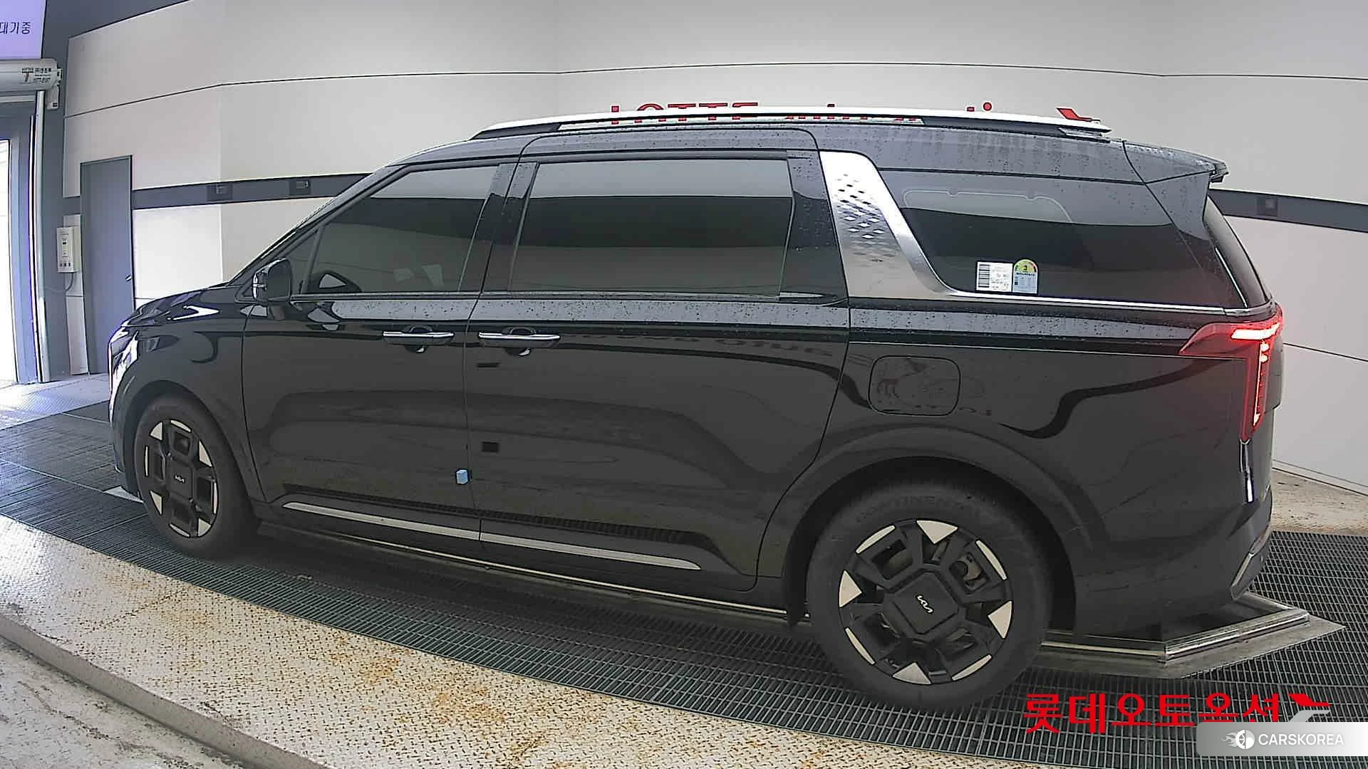 Kia Carnival Hybrid 2025 Aurora Black Pearl из Кореи, фото 2
