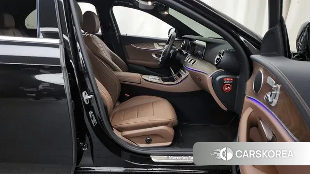 Mercedes-Benz E-Class W213 2021 Черный из Кореи, фото 2