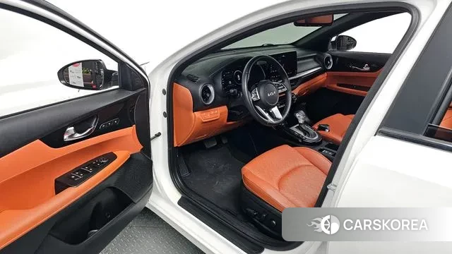 Kia The New K3 2nd generation 2022 Белый из Кореи, фото 2