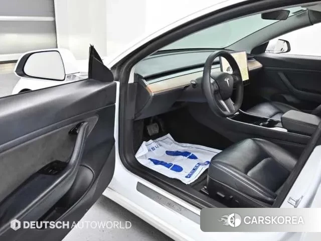 Tesla Model 3 2020 Белый из Кореи, фото 2