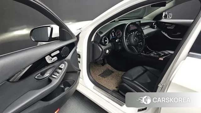 Mercedes-Benz C-Class W205 2019 Белый из Кореи, фото 2