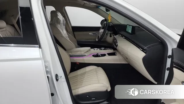 Genesis GV70 2023 Белый из Кореи, фото 2