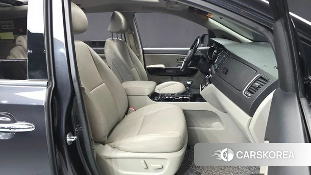 Kia The New Carnival 2019 Черный из Кореи, фото 2