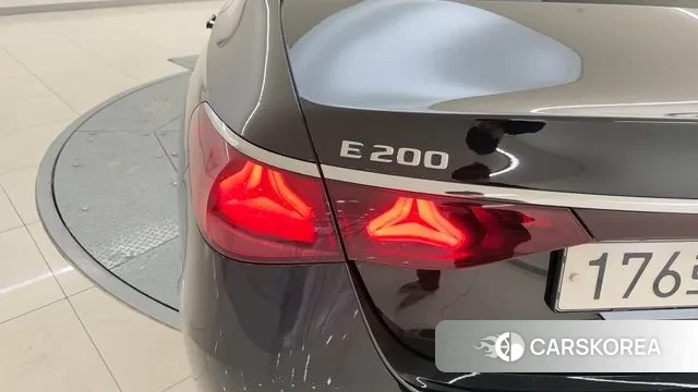 Mercedes-Benz E-Class W214 2025 Черный из Кореи, фото 2