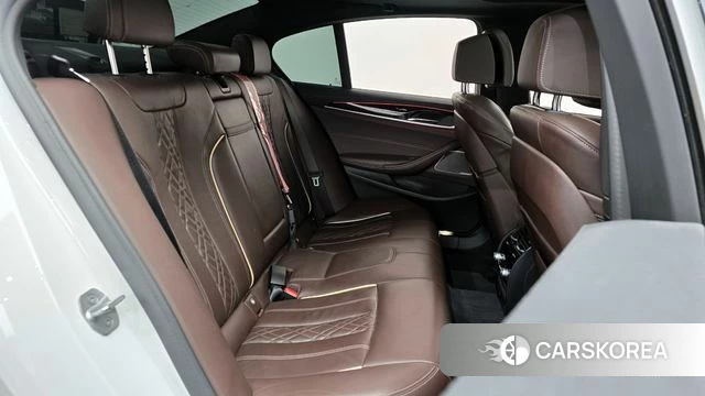 BMW 5 Series (G30) 2021 Белый из Кореи, фото 2