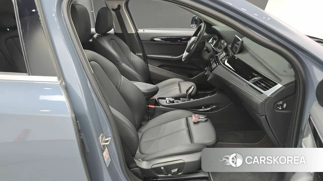 BMW X2 (F39) 2021 Небесно-голубой из Кореи, фото 2