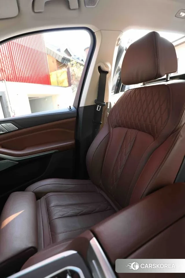 BMW X7 (G07) 2021 Белый из Кореи, фото 2