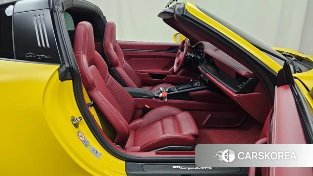 Porsche 911(992) 2022 Желтый из Кореи, фото 2