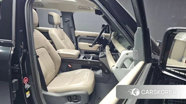 Land Rover Defender (L663) 2022 Черный из Кореи, фото 2