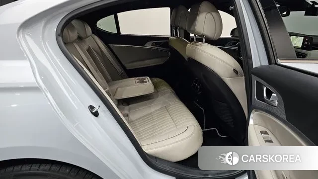 Genesis The New G70 2022 Серебряный из Кореи, фото 2