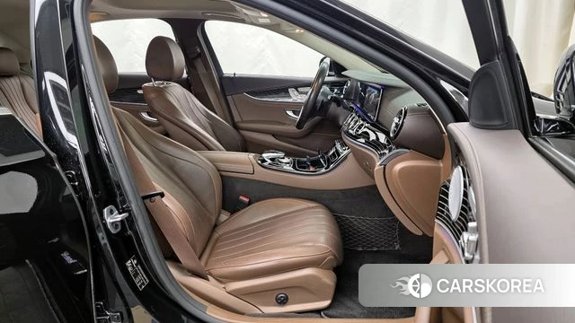 Mercedes-Benz E-Class W213 2020 Черный из Кореи, фото 2