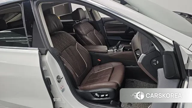 BMW 6 Series GT (G32) 2022 Белый из Кореи, фото 2