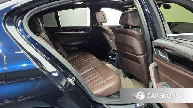 BMW 5 Series (G30) 2019 Черный из Кореи, фото 2