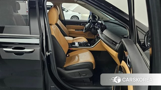 Kia Carnival 4th generation 2023 Черный из Кореи, фото 2