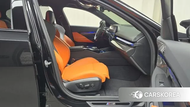 BMW M5 (G90) 2025 Черный из Кореи, фото 2