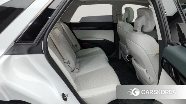 Hyundai Grandeur Hybrid (GN7) 2023 Белый из Кореи, фото 2
