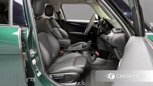 Mini Cooper 2019 Зеленый из Кореи, фото 2