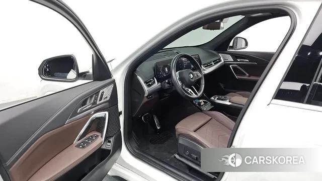 BMW X1 (U11) 2023 Белый из Кореи, фото 2