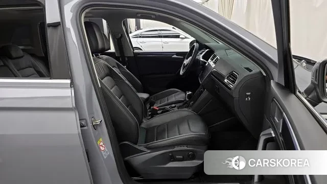 Volkswagen Tiguan second Generation 2022 Серый из Кореи, фото 2