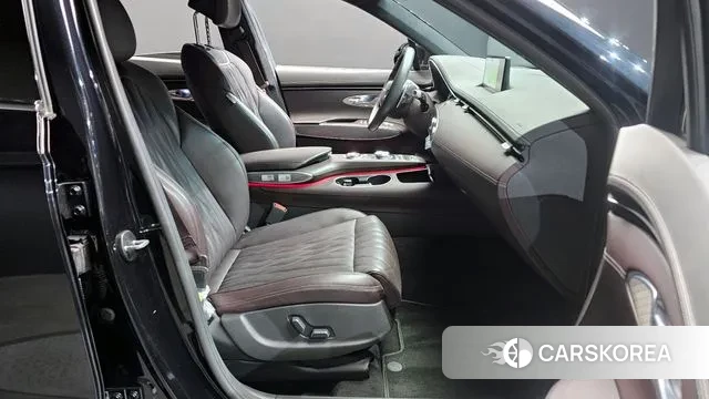 Genesis GV70 2021 Черный из Кореи, фото 2