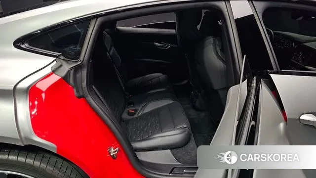 Audi e-Tron GT 2021 Серебристо-серый из Кореи, фото 2