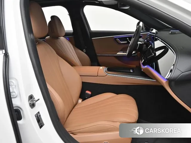 Mercedes-Benz E-Class W214 2025 Белый из Кореи, фото 2