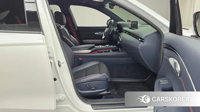 Genesis GV70 2023 Белый из Кореи, фото 2