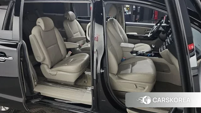 Kia The New Carnival 2020 Черный из Кореи, фото 2