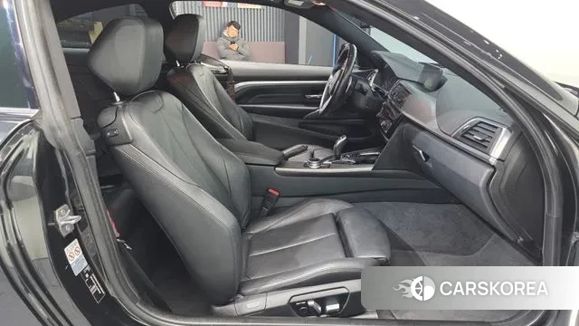 BMW 4 Series (F32) 2018 Черный из Кореи, фото 2