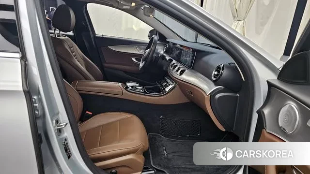 Mercedes-Benz E-Class W213 2020 Серебряный из Кореи, фото 2