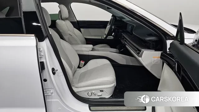 Hyundai Grandeur Hybrid (GN7) 2023 Белый из Кореи, фото 2