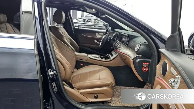 Mercedes-Benz E-Class W213 2021 Синий из Кореи, фото 2