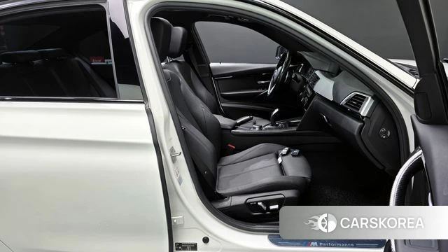 BMW 3 Series (F30) 2018 Белый из Кореи, фото 2