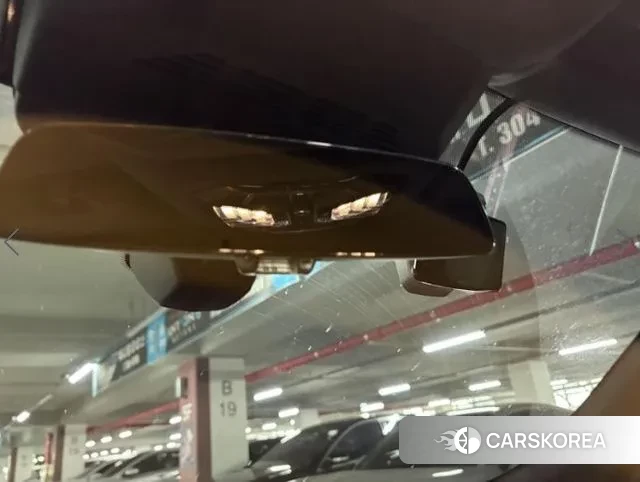 BMW 7 Series (G70) 2023 Серебристо-серый из Кореи, фото 2