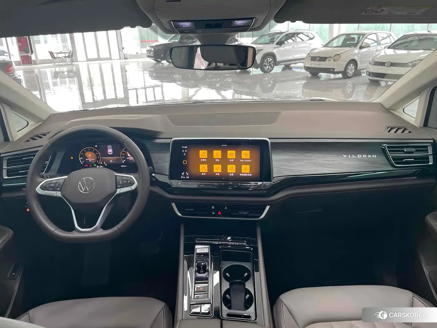 Volkswagen Viloran 2023 Silver/gray из Китая, фото 2